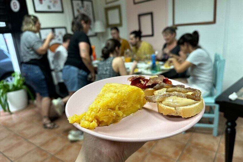 Tapas cooking workshop in Alicante