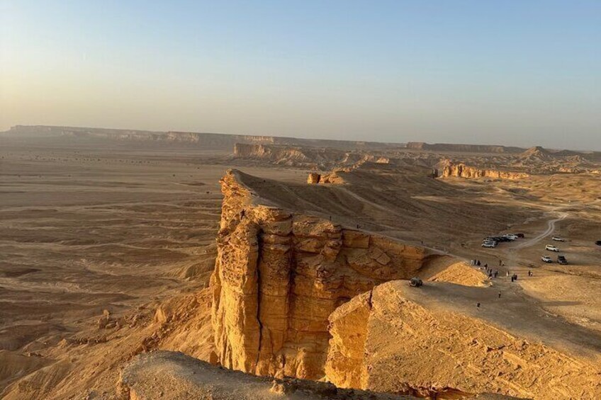 Explore Edge of The World in a Private Trip with Saudi Dinner