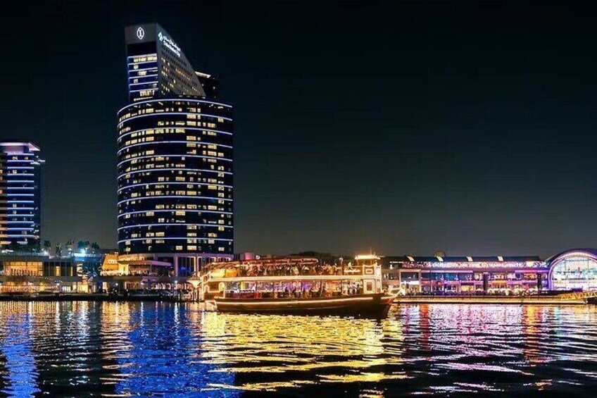 Dubai Canal Luxury Dhow Cruise with Dinner and Imagine Show Views