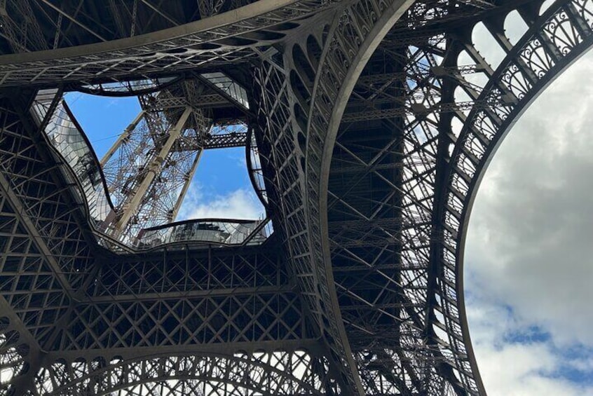 EIFFEL TOWER