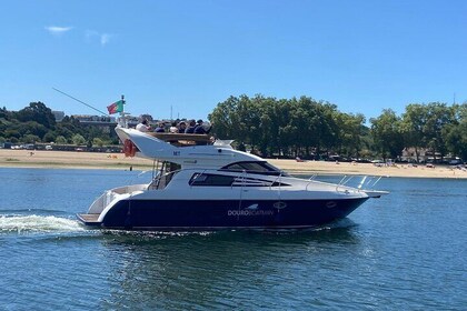 Experiencia privada en el Duero (1 a 10 personas) en un Yate solo para ti