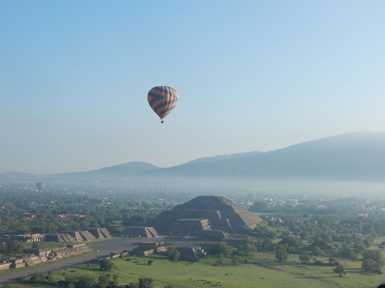 Mexico City Tour: Teotihuacan, Tlatelolco and Basilica de Guadalupe