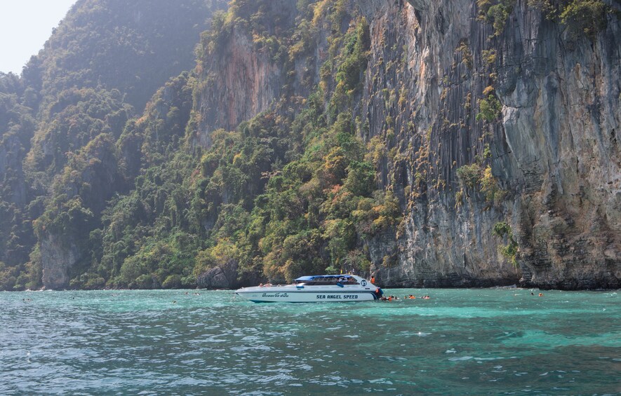 Phi Phi & Khai Nai Islands Full-Day Tour by Speedboat