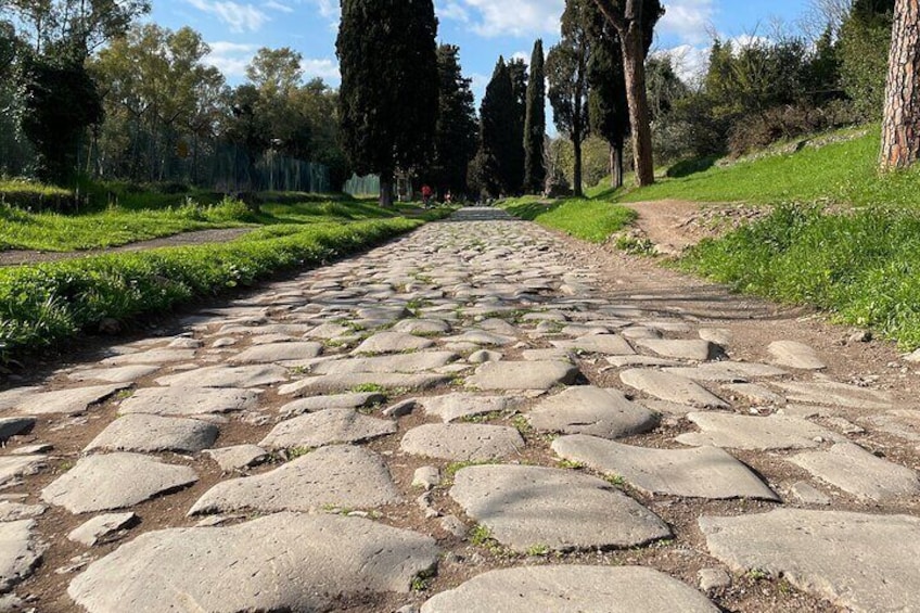 Guided Tour of the Catacombs and the Roman Countryside in a Fiat 500