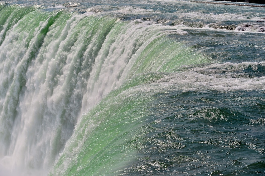 Niagara Falls 1 Day Express Tour by Air & Land from New York City -English