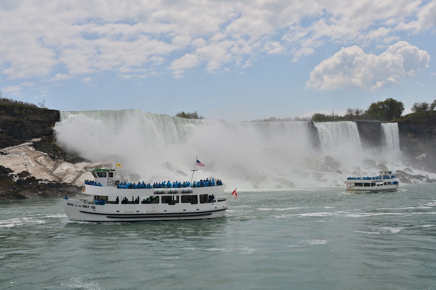 Niagara Falls 1 Day Express Tour by Air & Land from New York City -English