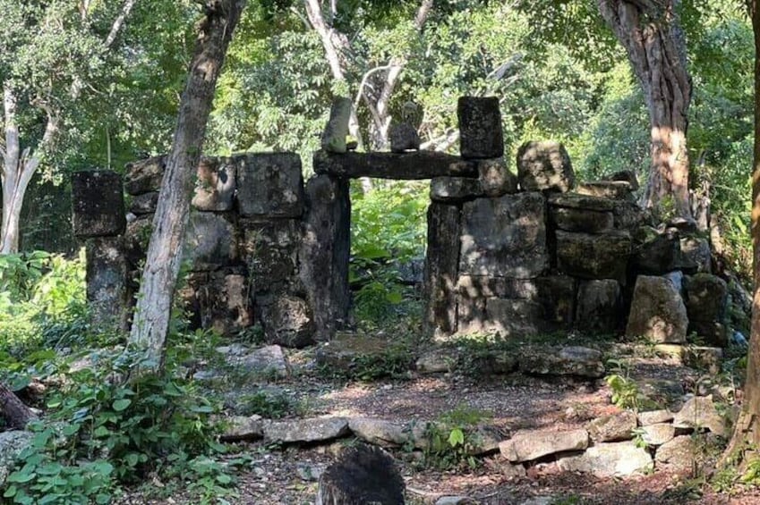 Private Mayan Ruins Tour with Caves and Mexican Picnic