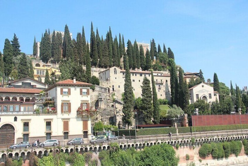 Half-Day Private Verona 16 Attractions Audio Guided Tour