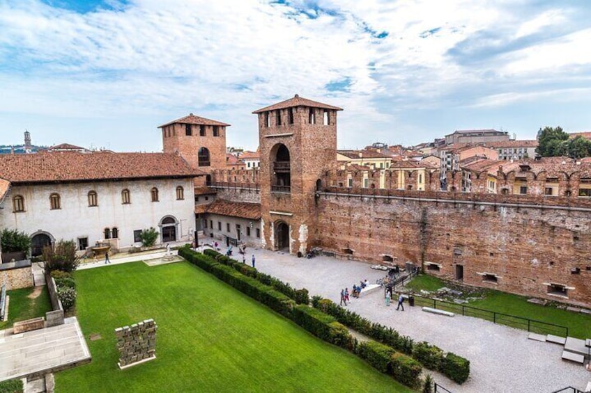 Half-Day Private Verona 16 Attractions Audio Guided Tour