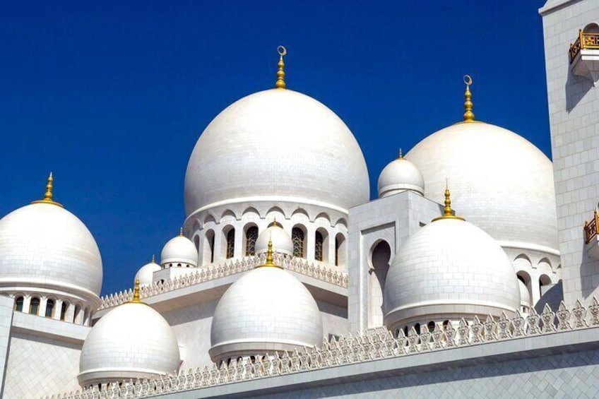 Self Guided Audio Tour in of Sheikh Zayed Grand Mosque, Abu Dhabi