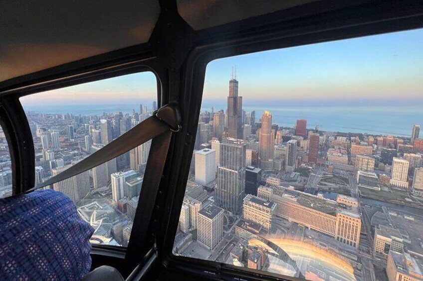 The Chicago Helicopter Tour 25 Miles (Up to 3 Passengers)