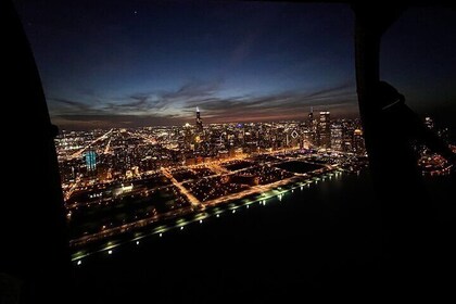 The Chicago Helicopter Tour 25 Miles (Up to 3 Passengers)