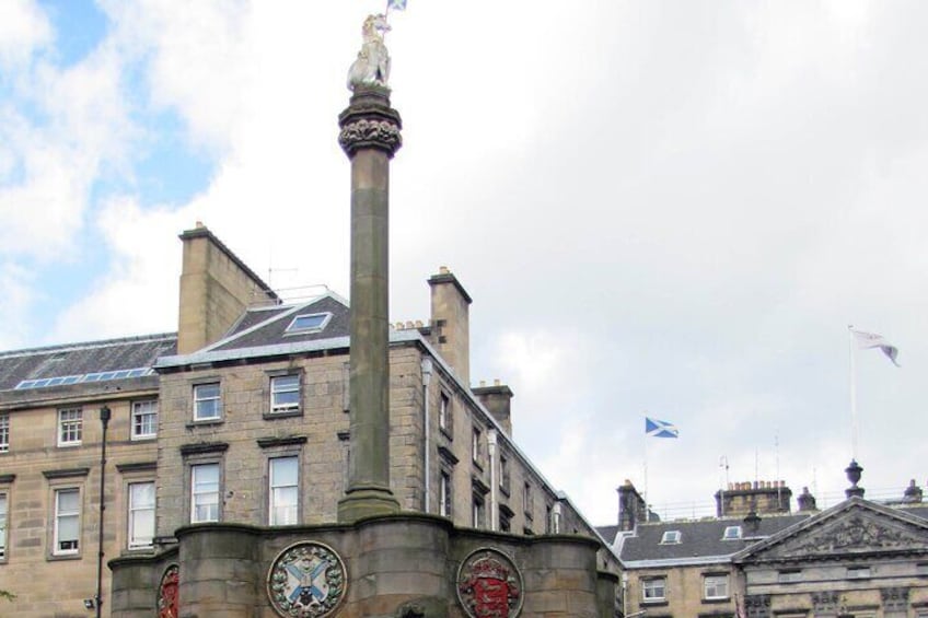 Edinburgh Top Outlander Highlights Walking Tour