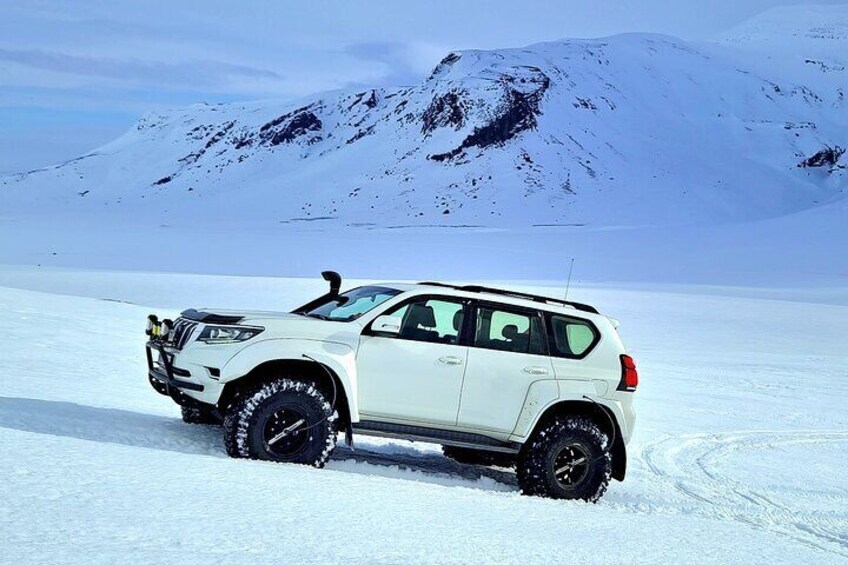 Private Super Jeep Golden Circle tour with Glacier Adventure