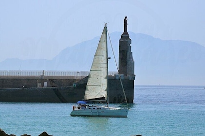 Tarifa Sailing and Snorkeling Excursion with tapas and drinks