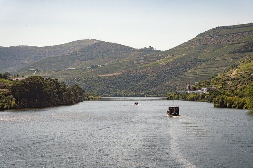 Douro Valley 1 hour Rabelo Boat Tour with Audio Guide