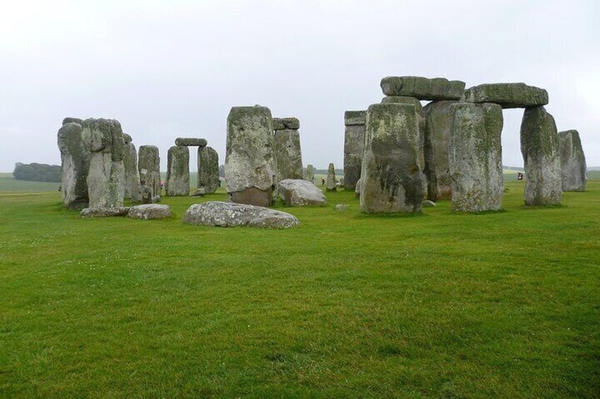 All Inclusive Windsor Castle Stonehenge Private Tour with Passes