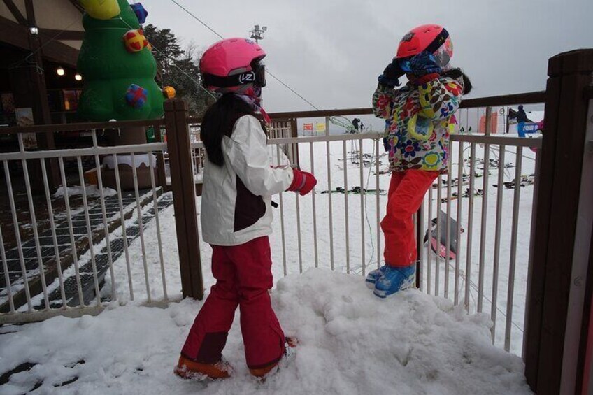 Snow skiing with National licensed Instructor in Korea