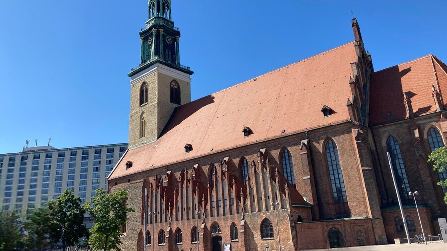 Berlin: TV Tower Ticket & Audio Tour and Alexanderplatz Walk