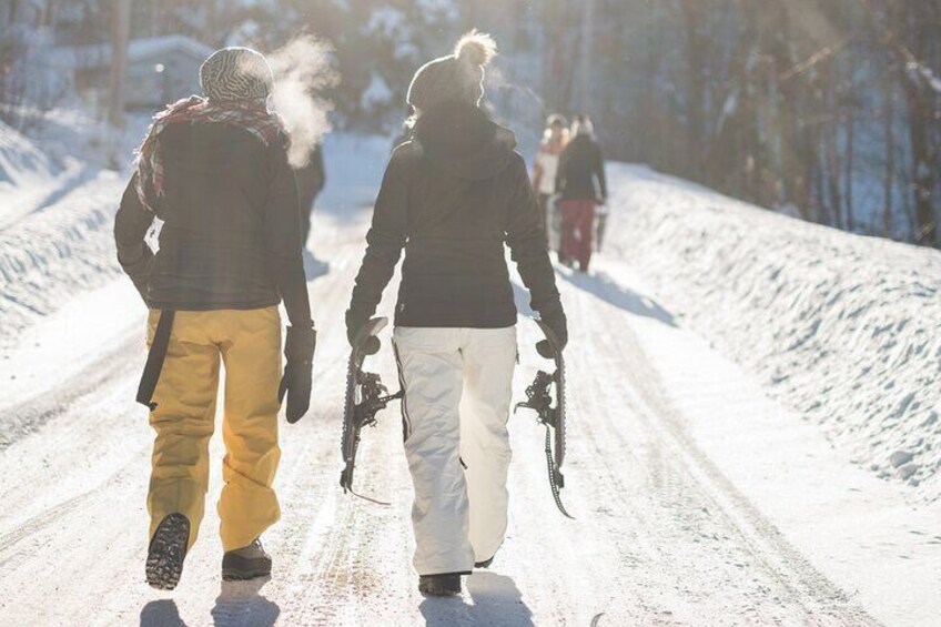 Snowshoeing tour with Wild Lunch