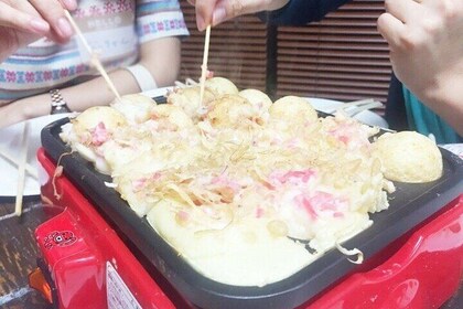 Sugamo Walking Tour and Takoyaki Making in a Japanese Home