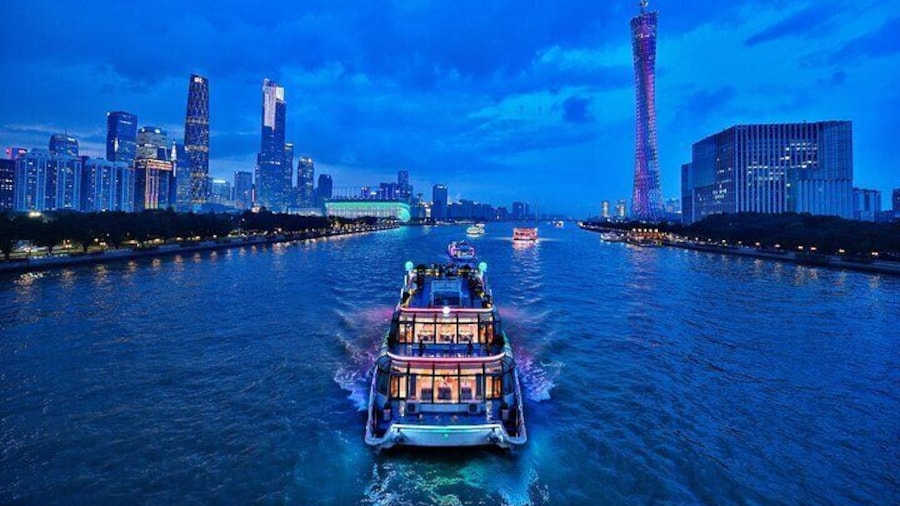 Guangzhou Night Cruise and Canton Tower Private Night Tour
