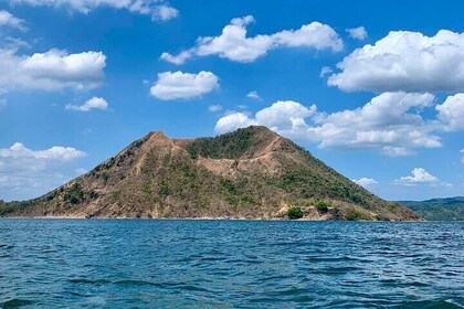 A Full Day Tour Adventure From Manila’s History to Volcano Views