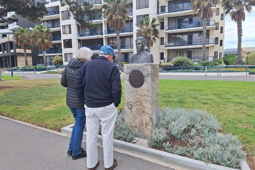 Discover Glenelg Walking Tour