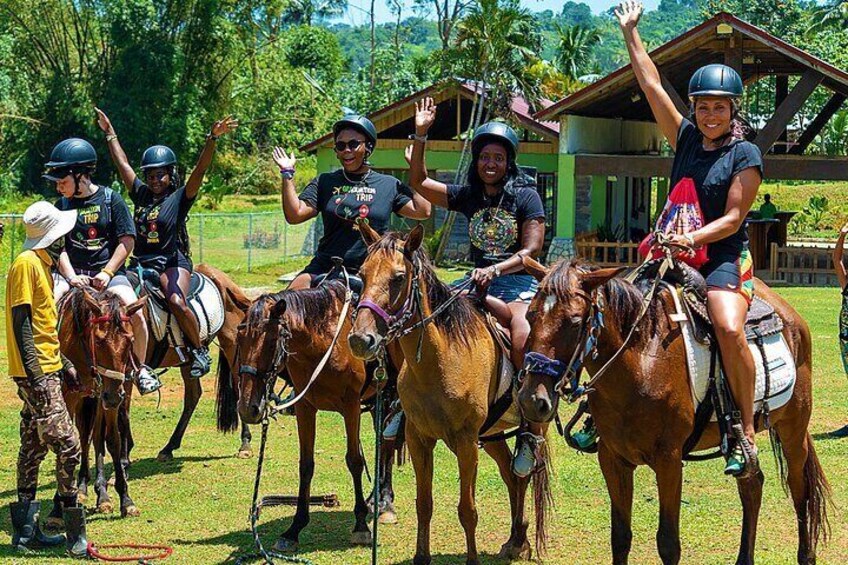 Ride on horseback through the breathtaking landscapes of Grange, Hanover and discover nature like never before.