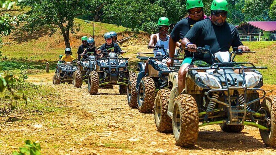 Unleash your inner adventurer with an unforgettable ATV experience!
