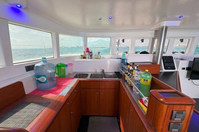 7hrs/60ft Luxury Catamaran Private Charter Cancun to Isla Mujeres