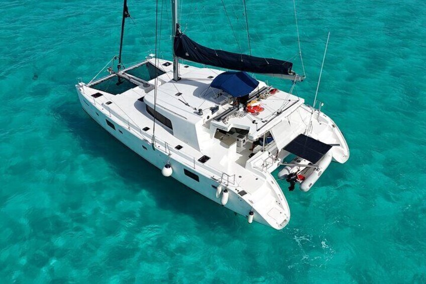 7hrs/60ft Luxury Catamaran Private Charter Cancun to Isla Mujeres