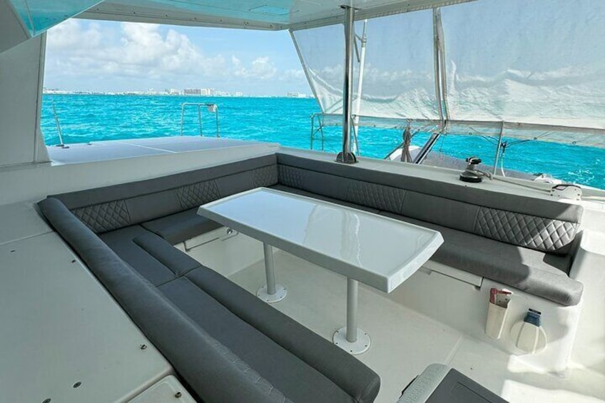 7hrs/60ft Luxury Catamaran Private Charter Cancun to Isla Mujeres