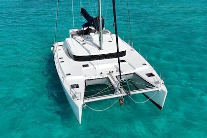 7hrs/60ft Luxury Catamaran Private Charter Cancun to Isla Mujeres