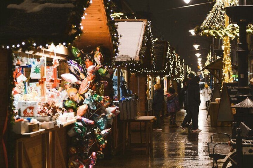 Salisbury and Winchester Christmas Markets Tour from London