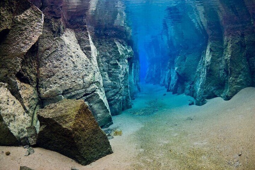 Visibility as clear as it gets in this fissure