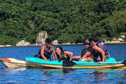 Half Day Guided Kayak Tour in Barra da Lagoa with Snacks