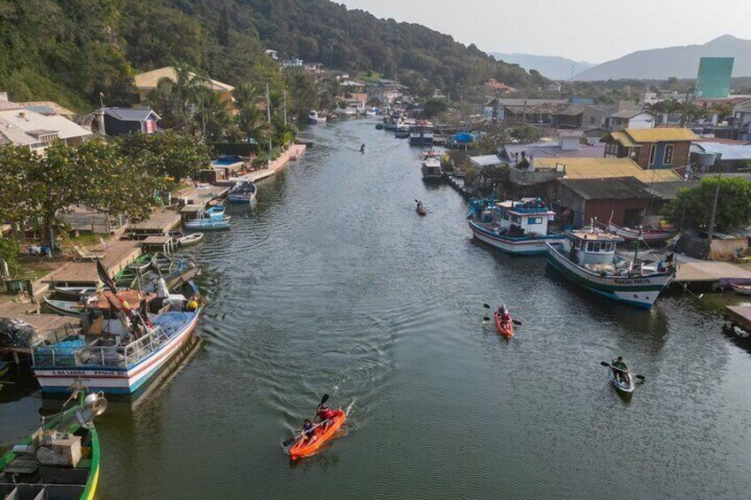 Half Day Guided Kayak Tour in Barra da Lagoa with Snacks