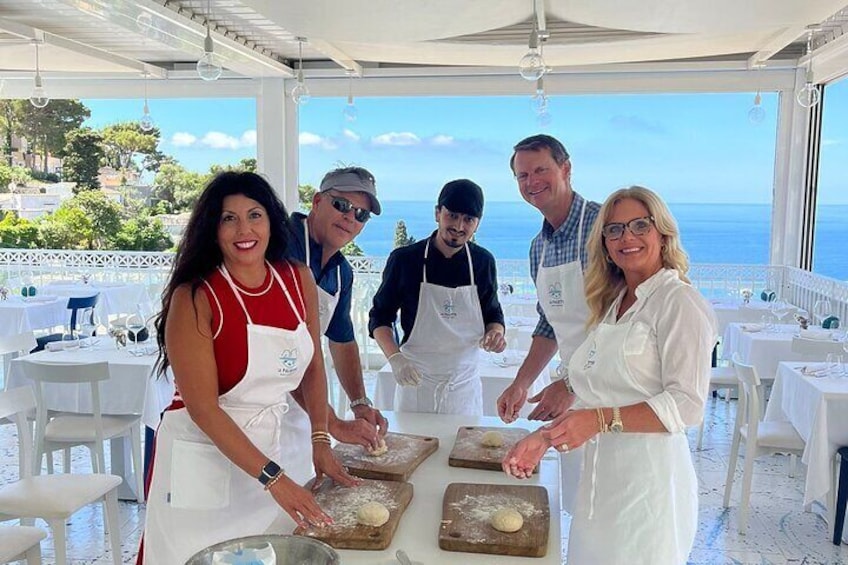 Capri Small Group Cooking Class with Wine