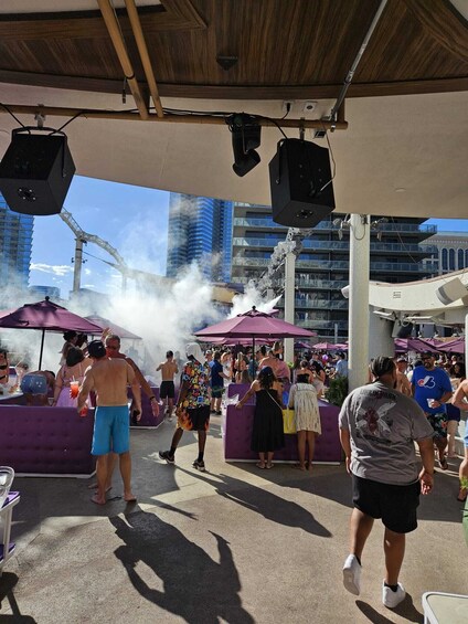 Las Vegas: Day Club Pool Party with Free Drinks & Party Bus