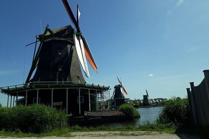 Half Day Private Tour to the Windmills near Amsterdam by Car 