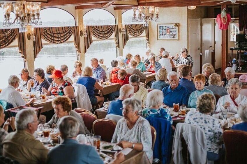 St. Johns River High-Tea Cruise Tour in Sanford