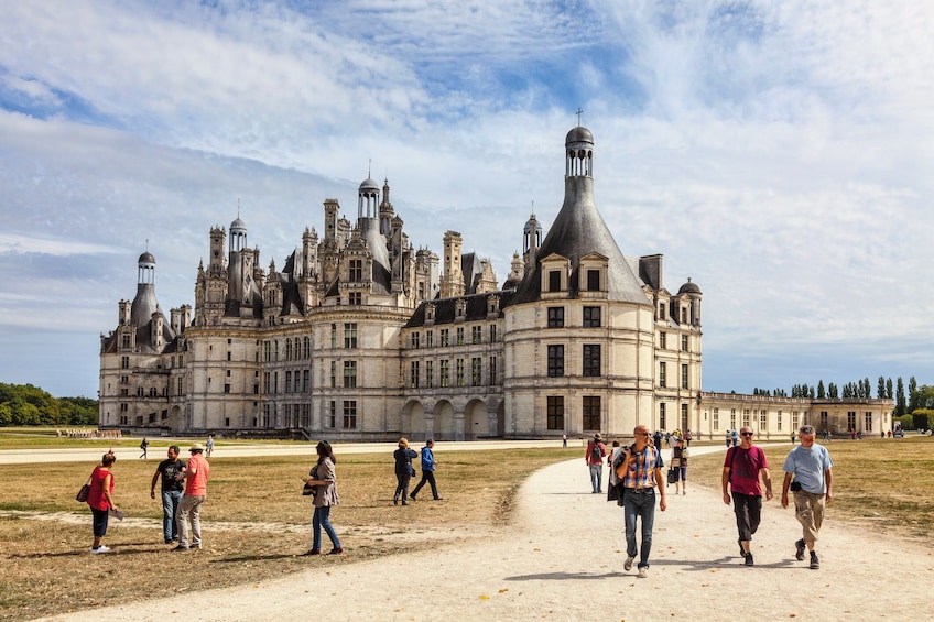 From Paris: Explore the Loire Valley Castles and the city of Orleans