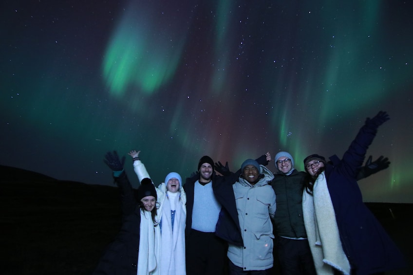 Enchanted Northern Lights: Hot chocolate & Photos - Small Group!