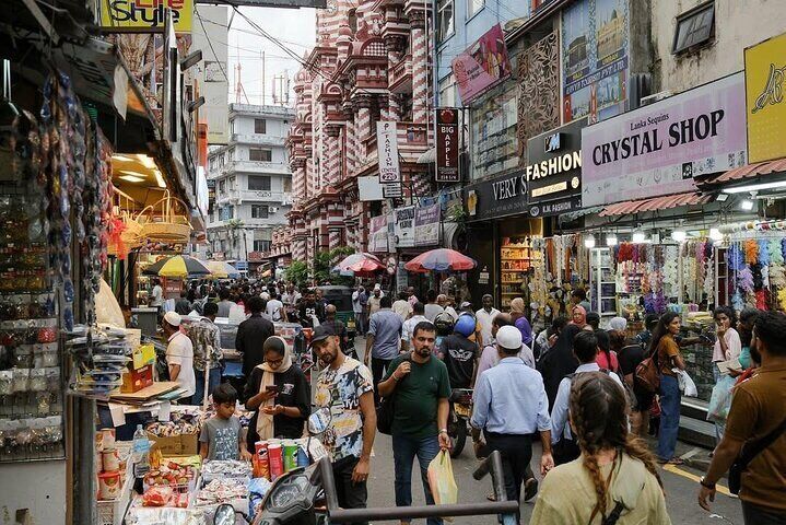 Explore Colombo by Tuk Tuk & Scooty – All Entry Fees Included