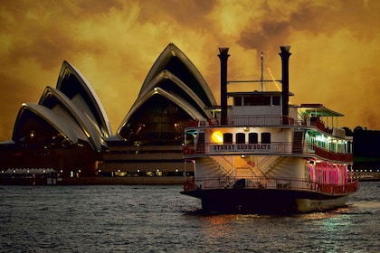 Sydney Harbour: Cabaret Cruise with 3-Course Dinner