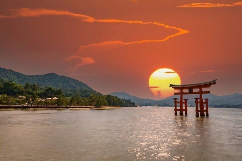 Hiroshima and Miyajima Private Tour From Osaka and Kyoto