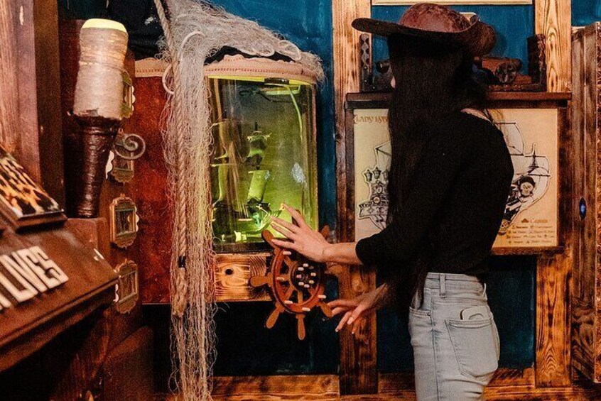 Players inside Legend of Skull Island Escape Room In Brasov