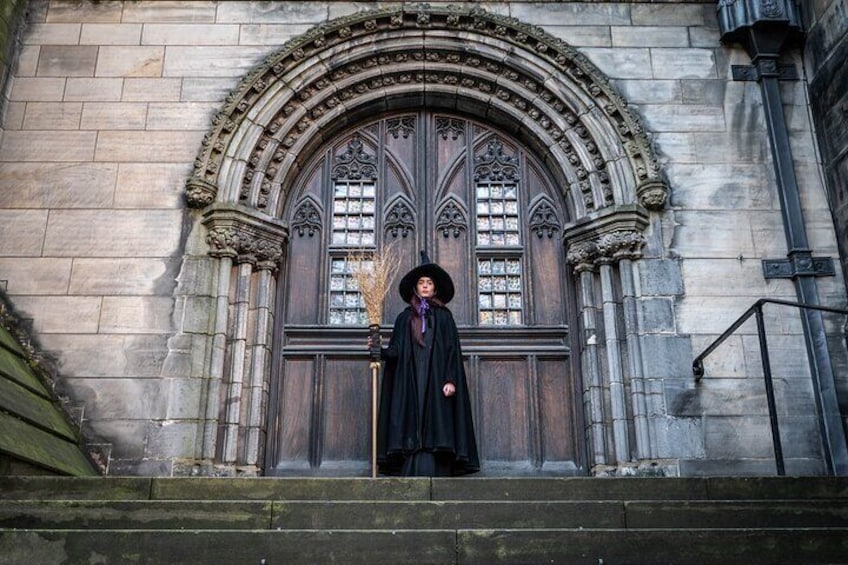 Edinburgh Witches Old Town Walking Tour & Underground Vault