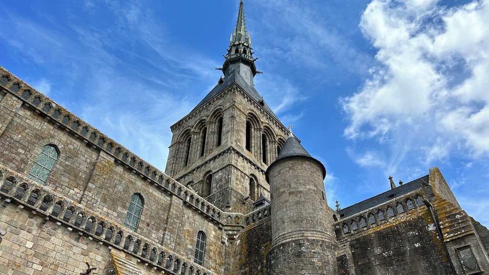 D-Day Beach and Mont Saint-Michel Tour from Paris